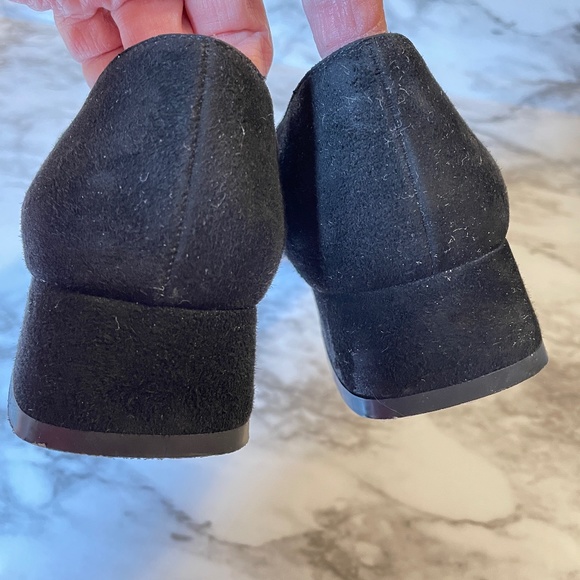 SALVATORE FERRAGAMO BOUTIQUE Black Suede & Patent Leather Pumps 8A - Picture 5 of 11